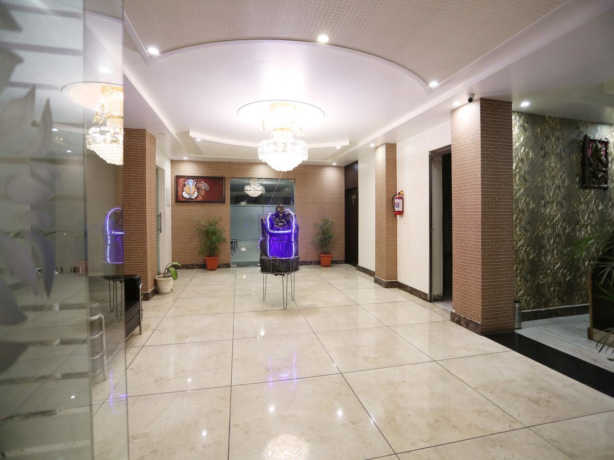 Oyo 4635 Sheetal Hotel Haldwāni Exterior photo